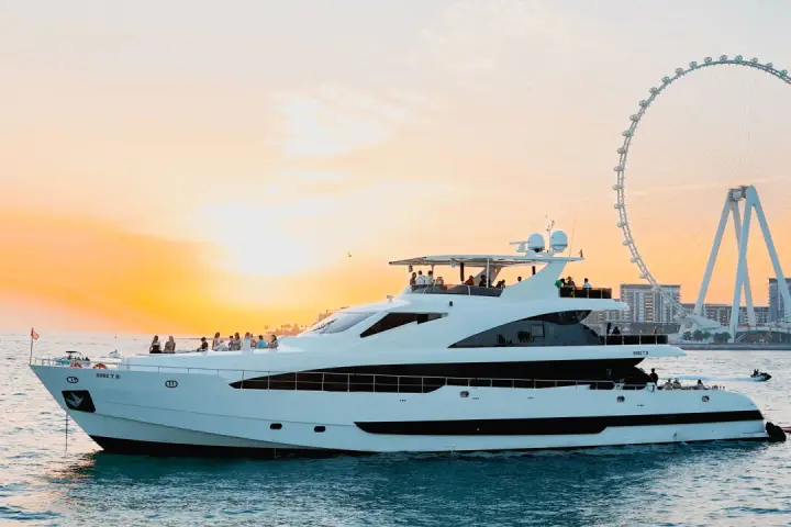 BOAT AND LUXURY YACHT TOURS